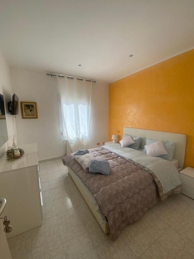 La Casa Del Giglio Hotel Albenga Kültér fotó