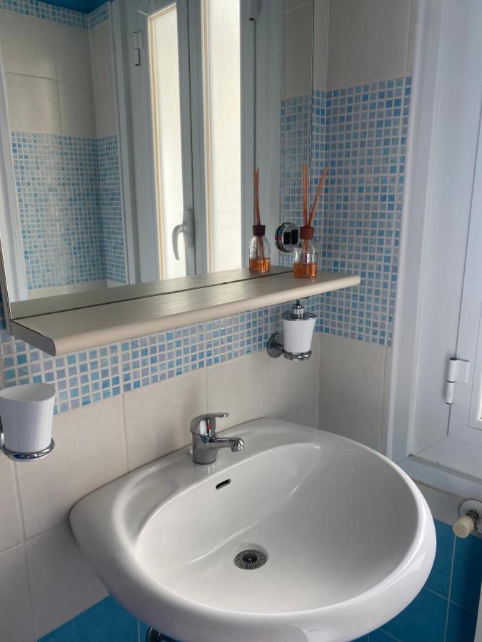La Casa Del Giglio Hotel Albenga Kültér fotó